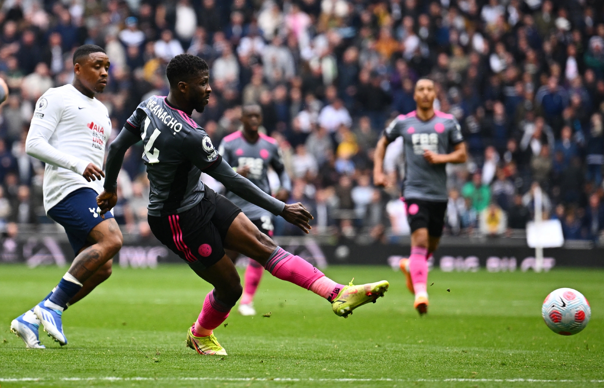 欧博abg-里程碑夜！托特纳姆遗憾出局，英超集结日刷纪录，引发热议，心理建设被强调 